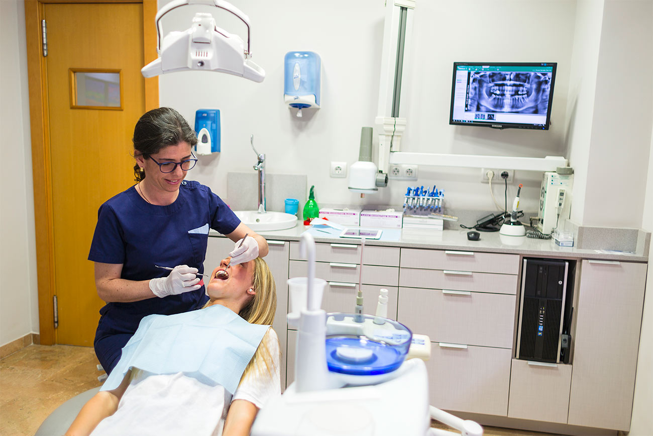 Revisiones rutinarias en la clínica Dental Roca