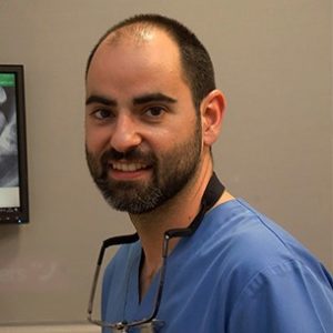 Galo Conesa, integrante del equipo médico en el área de periodoncia