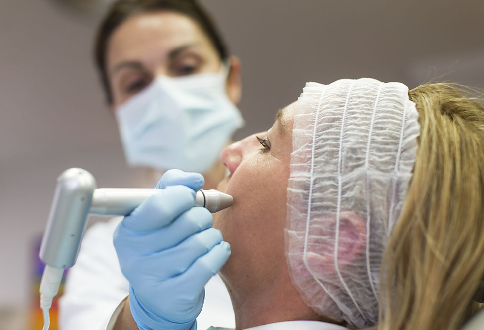 ¿Buscas tratamientos de medicina estética en Elche? - Dental Roca