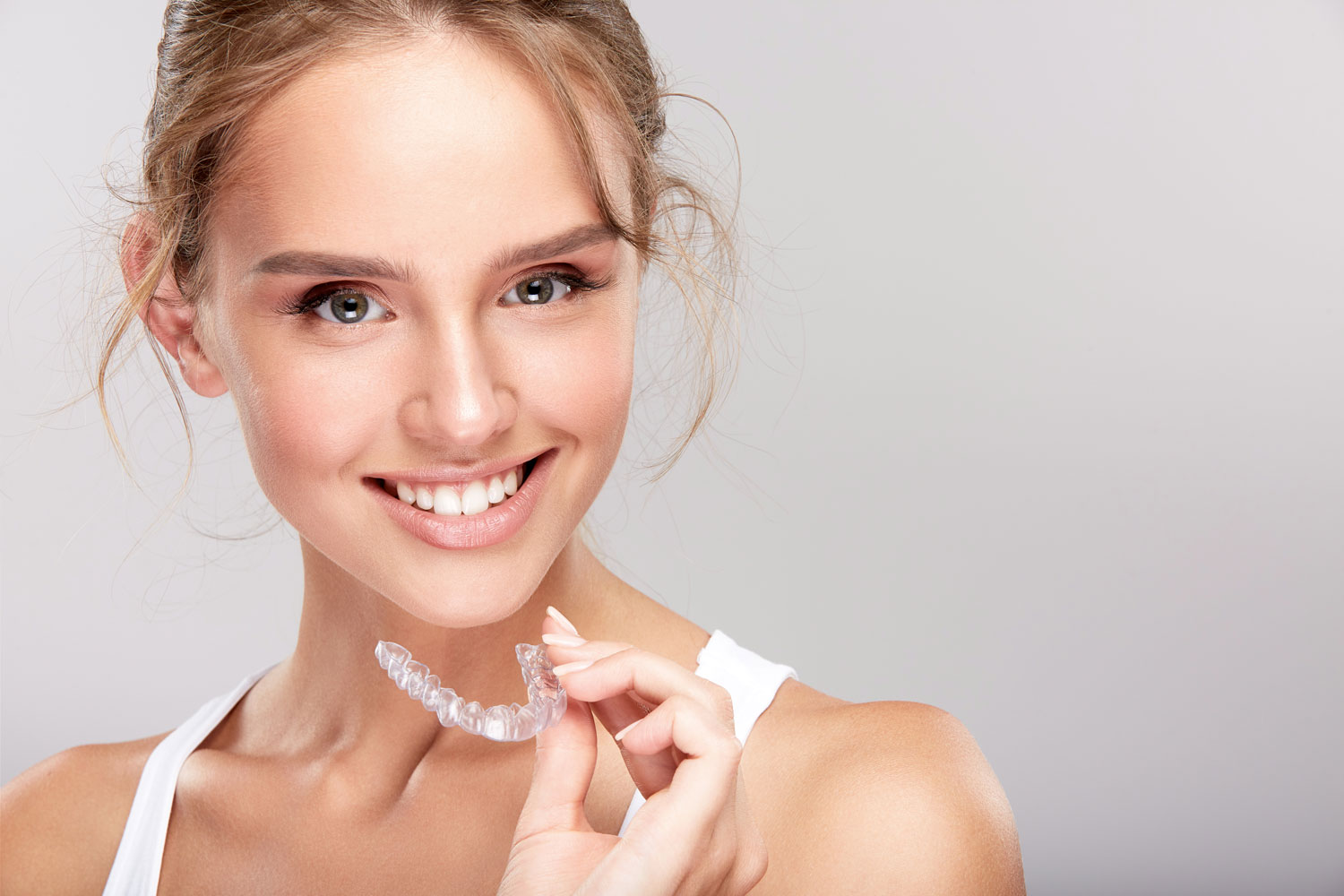 Ortodoncia invisible para conseguir una sonrisa perfecta - Dental Roca
